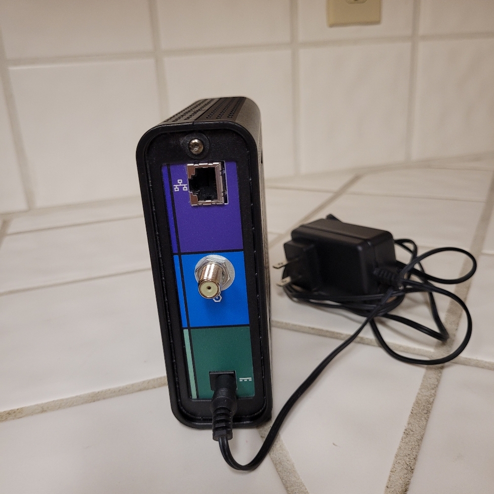Motorola Surfboard Modem - Picture 3 of 4